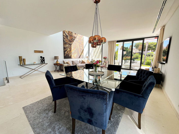 Image No.16-5 Bed Property for sale