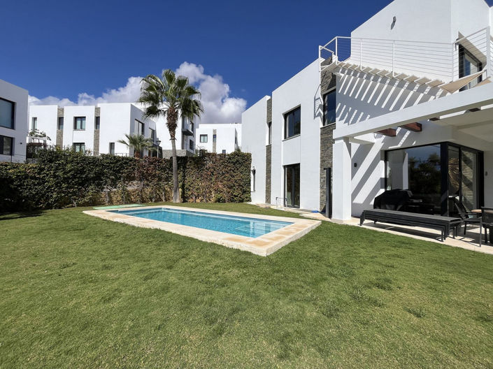 Image No.2-5 Bed Property for sale