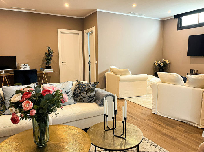 Image No.35-5 Bed Property for sale