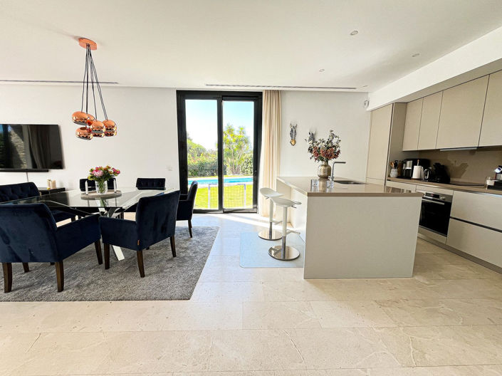 Image No.41-5 Bed Property for sale