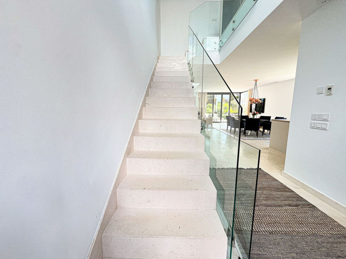 Image No.46-5 Bed Property for sale