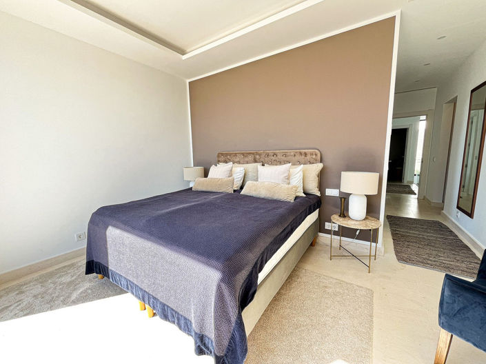 Image No.57-5 Bed Property for sale