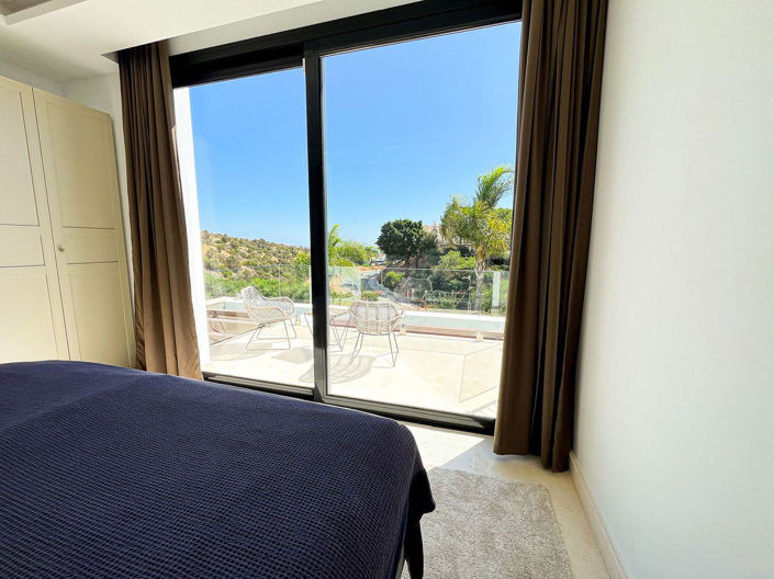 Image No.61-5 Bed Property for sale