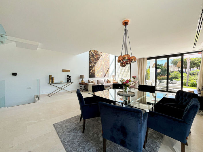 Image No.7-5 Bed Property for sale