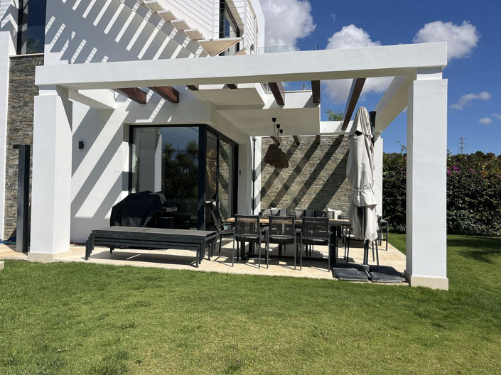 Image No.72-5 Bed Property for sale