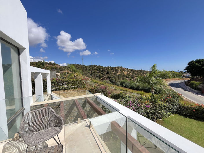 Image No.74-5 Bed Property for sale