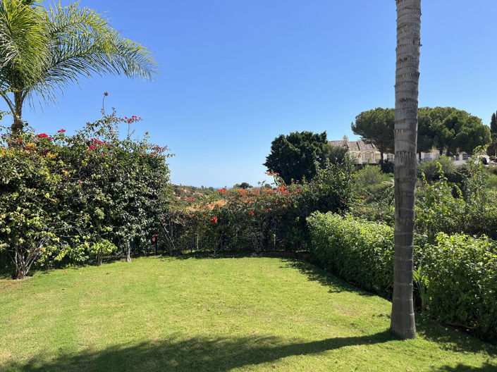 Image No.77-5 Bed Property for sale