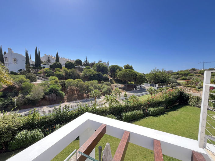 Image No.79-5 Bed Property for sale