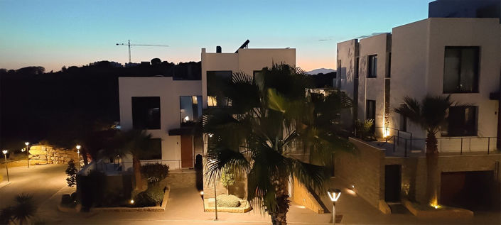 Image No.82-5 Bed Property for sale