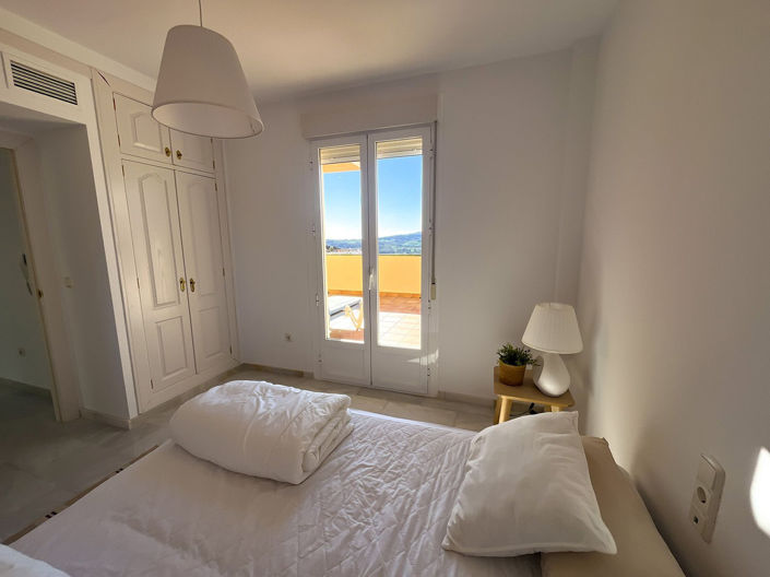 Image No.25-3 Bed Property for sale