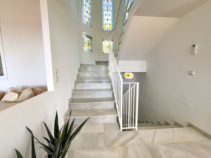 Image No.25-3 Bed Property for sale