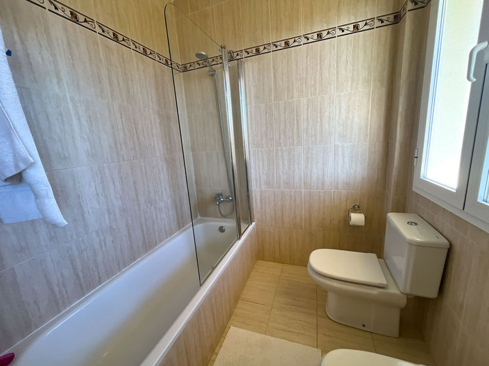 Image No.34-3 Bed Property for sale