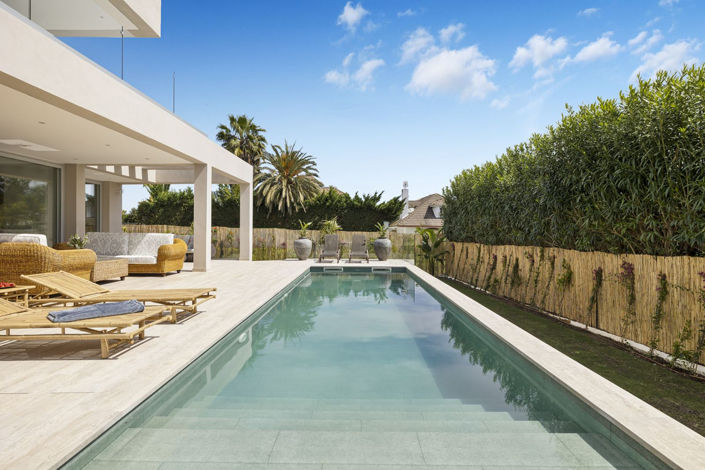 Image No.13-5 Bed Property for sale