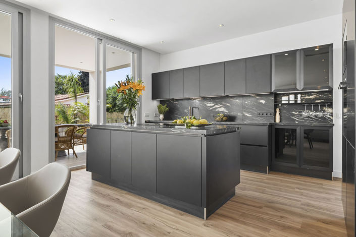 Image No.19-5 Bed Property for sale