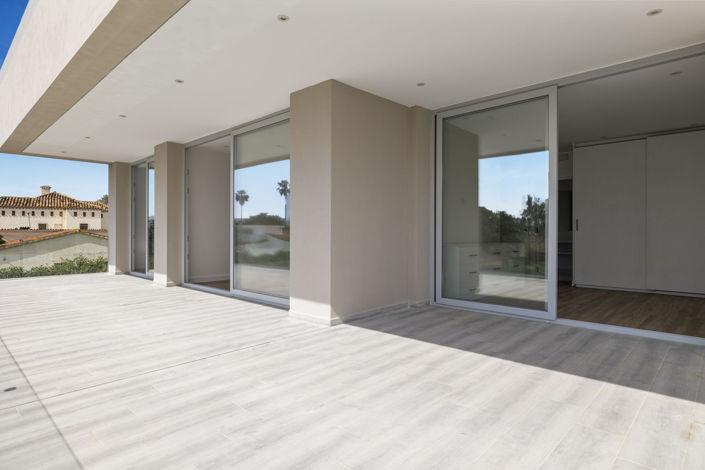 Image No.20-5 Bed Property for sale