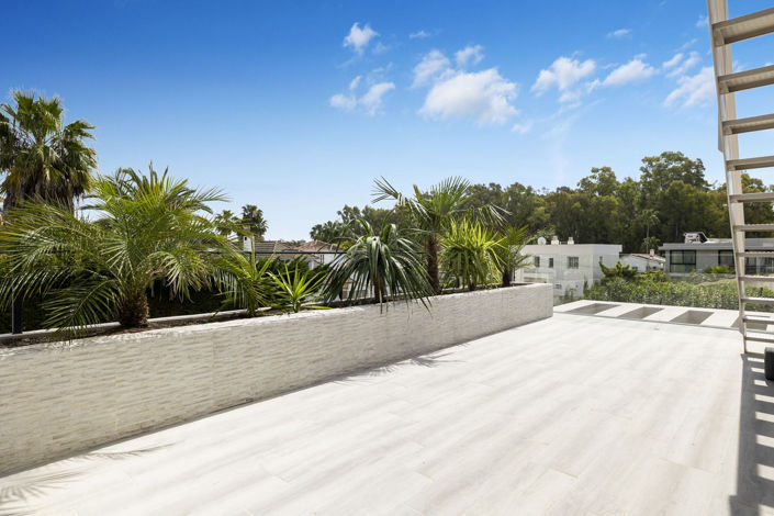 Image No.42-5 Bed Property for sale