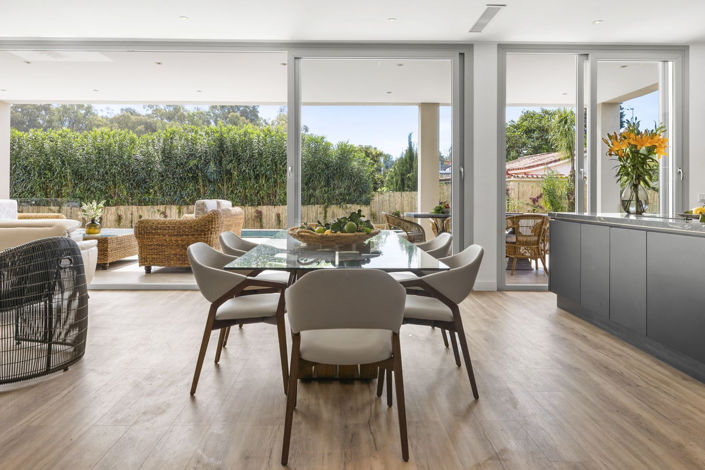 Image No.5-5 Bed Property for sale