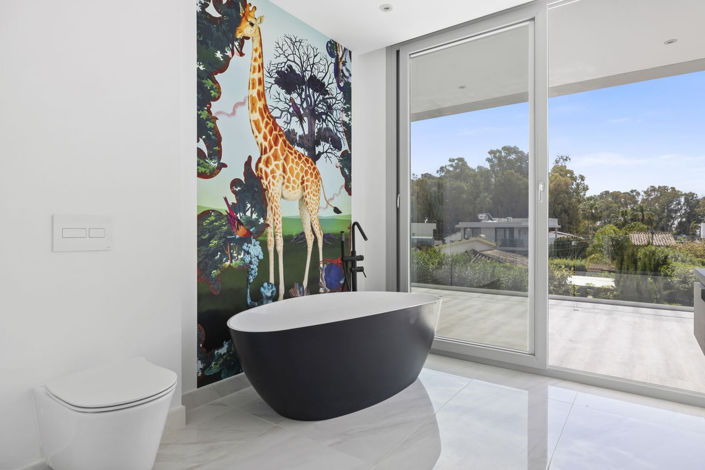 Image No.8-5 Bed Property for sale