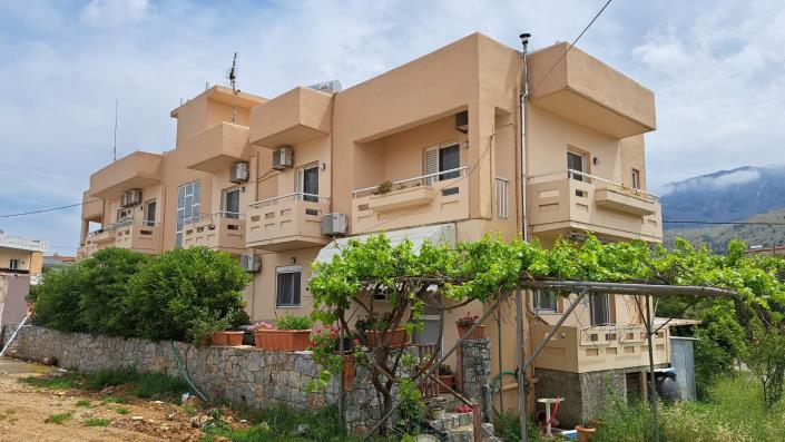 Image No.2-9 Bed Hotel for sale