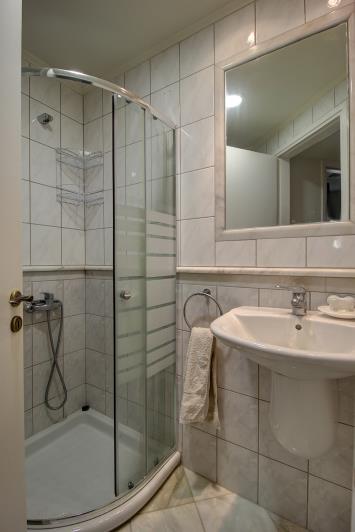 Image No.23-2 Bed Maisonette for sale