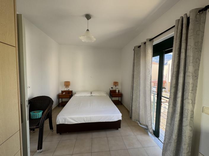 Image No.8-2 Bed Maisonette for sale