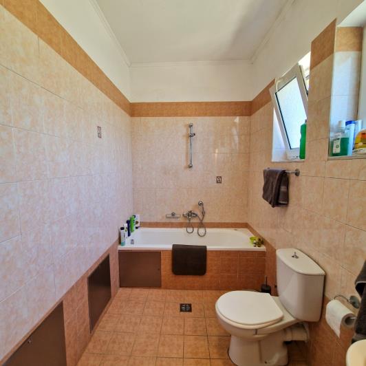 Image No.19-3 Bed Villa / Detached for sale