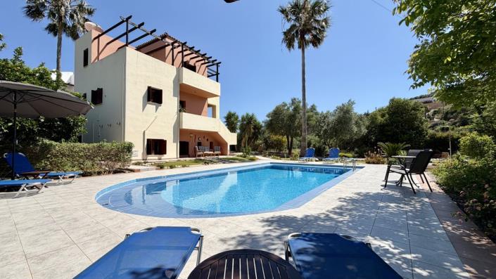 Image No.2-4 Bed Villa for sale