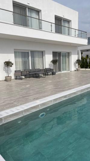 Image No.27-3 Bed Villa for sale