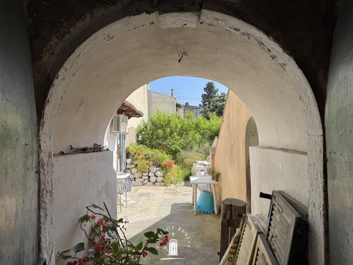 Image No.20-2 Bed House for sale