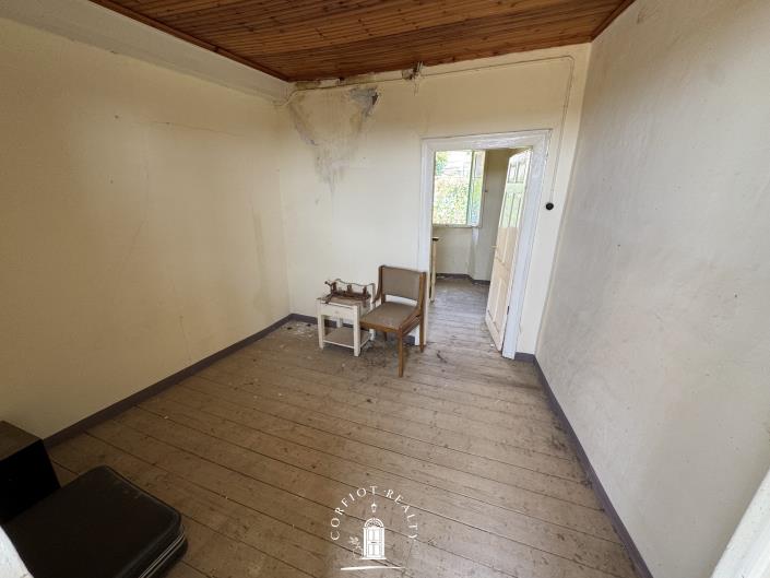 Image No.16-4 Bed House for sale