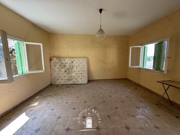 Image No.17-4 Bed House for sale