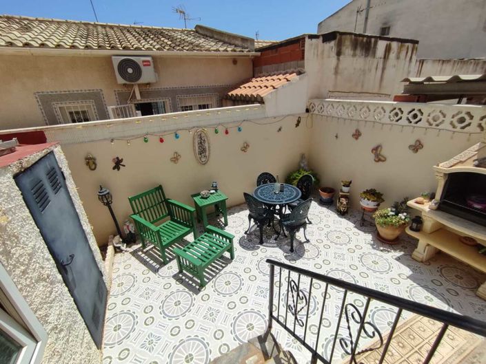 Image No.8-3 Bed House for sale