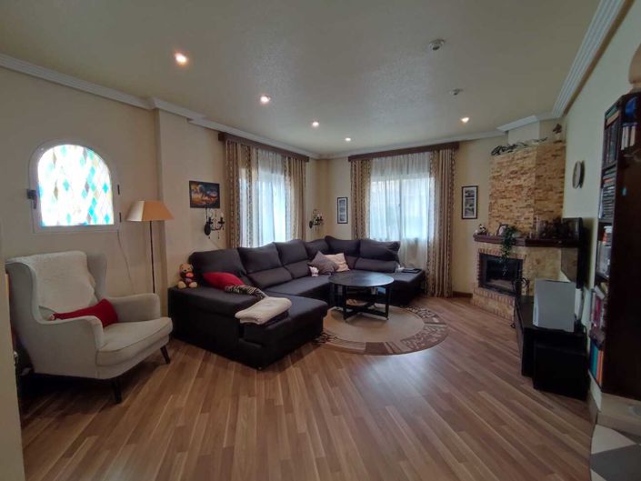 Image No.3-3 Bed Villa for sale