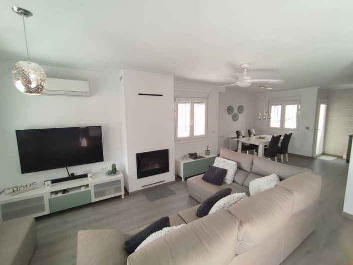 Image No.3-Villa de 4 chambres à vendre à Villamartin