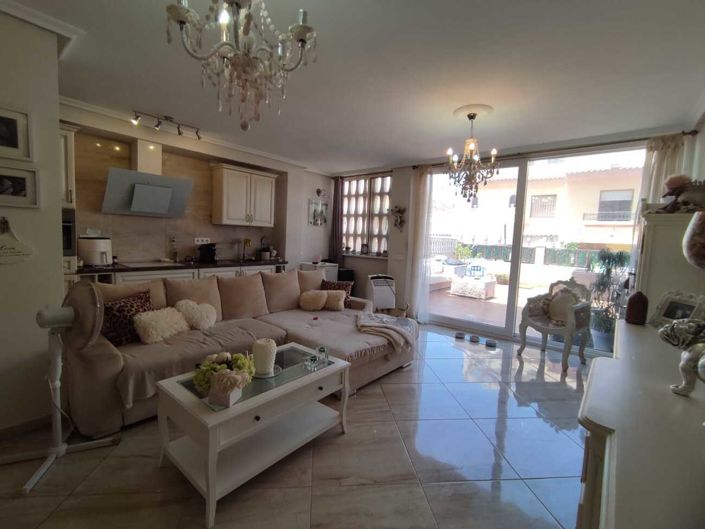 Image No.8-2 Bed Townhouse for sale