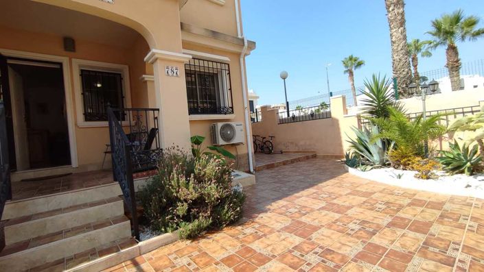 Image No.13-3 Bed Townhouse for sale