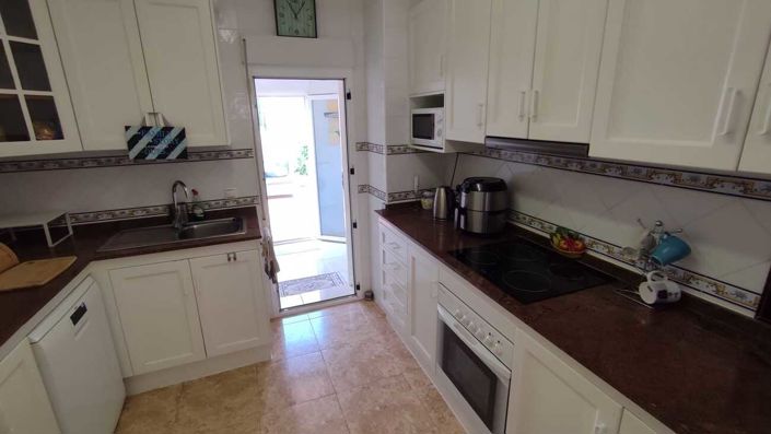 Image No.17-3 Bed Townhouse for sale