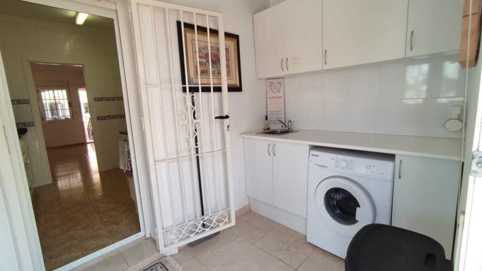 Image No.21-3 Bed Townhouse for sale