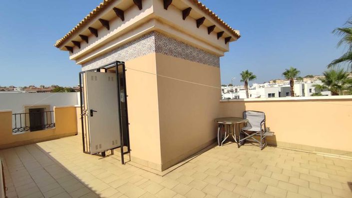 Image No.30-3 Bed Townhouse for sale