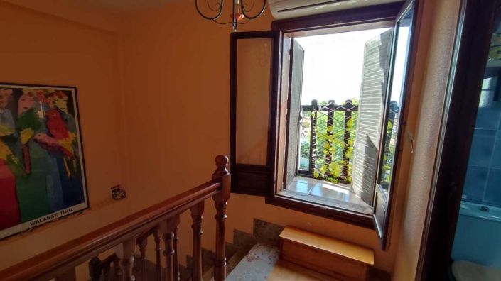 Image No.17-2 Bed Property for sale