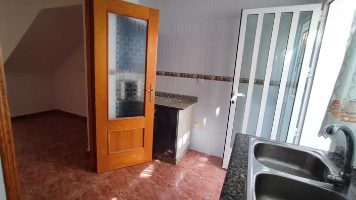 Image No.13-3 Bed Townhouse for sale