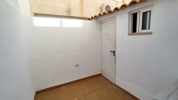 Image No.14-3 Bed Townhouse for sale