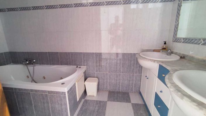 Image No.22-3 Bed Townhouse for sale