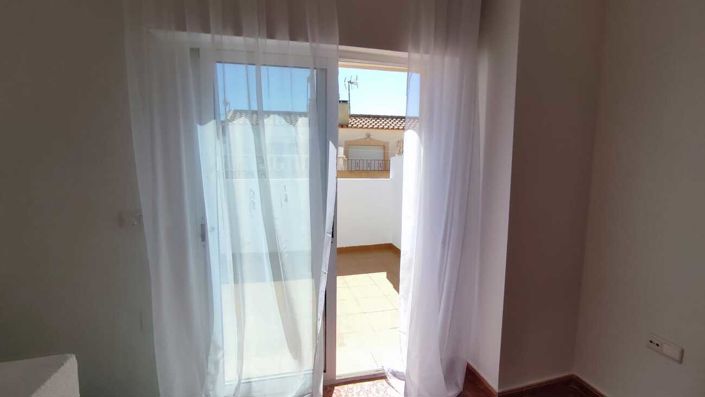 Image No.27-3 Bed Townhouse for sale