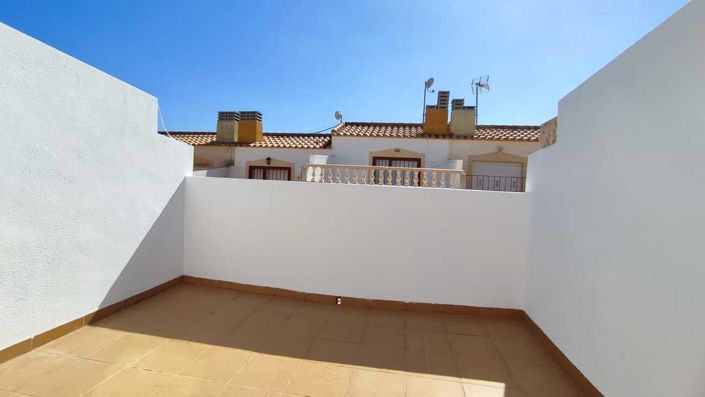 Image No.6-3 Bed Townhouse for sale