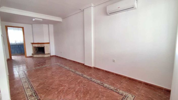 Image No.10-3 Bed Townhouse for sale