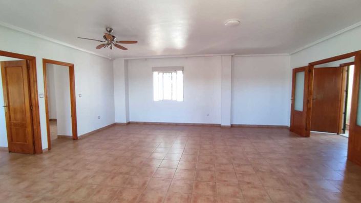 Image No.5-5 Bed Villa for sale