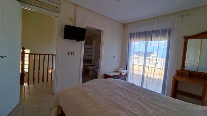 Image No.5-Villa de 4 chambres à vendre à Villamartin