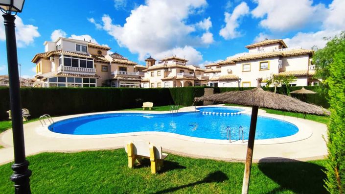 Image No.5-Villa de 2 chambres à vendre à Cabo Roig