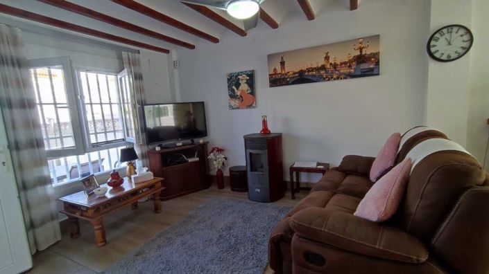 Image No.15-2 Bed Townhouse for sale